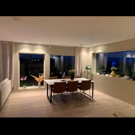 Feriehus Duplex Near Airport