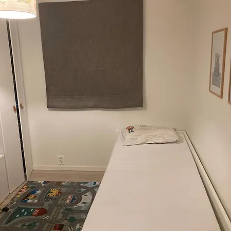 Duplex Near Airport 펜션 *