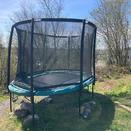 Duplex Near Airport 베르겐