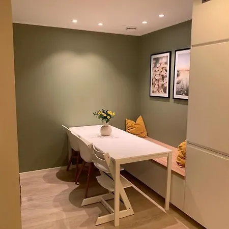 Feriehus Duplex Near Airport