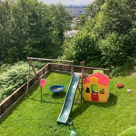 Duplex Near Airport 펜션 *