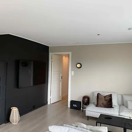 Duplex Near Airport Feriehus