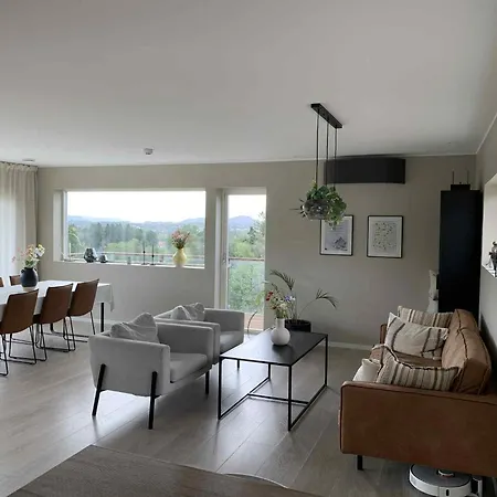 Duplex Near Airport Feriehus Bergen