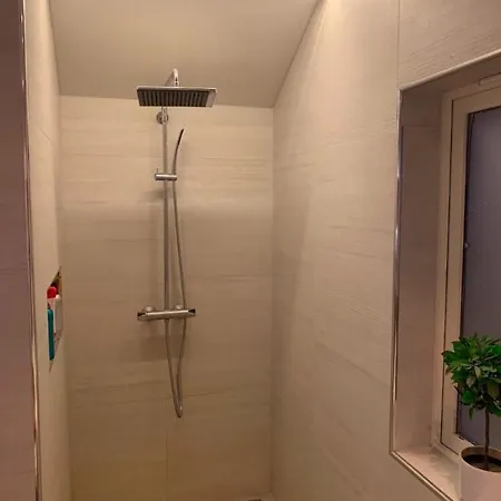 בית נופש Duplex Near Airport *